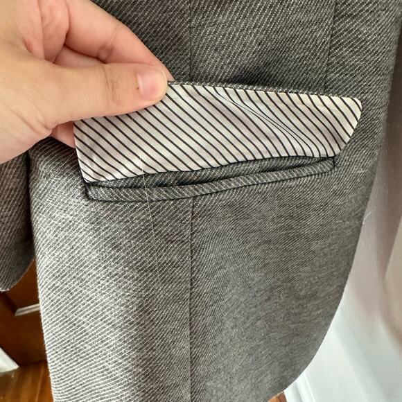 THE LIMITED Size Small Gray Suit Jacket, Blazer, 3/4 Ruched Sleeves, One Button - Picture 8 of 9